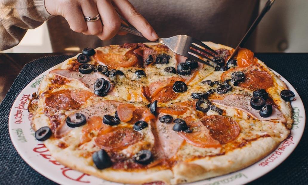 Evde Pizza Tarifi Nasıl Yapılır?